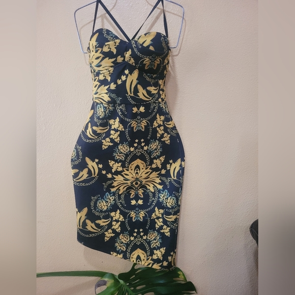 Bebe dress - Picture 1 of 9